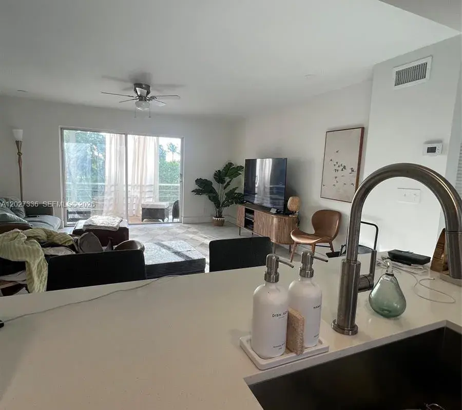 1000 NE 14th Ave # 408, Hallandale Beach FL 33009