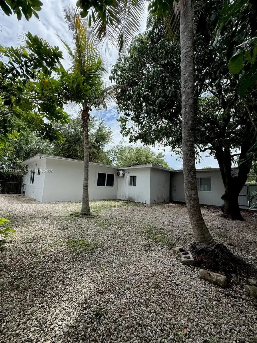 6723 NE Miami Pl, Miami FL 33138 photo 5