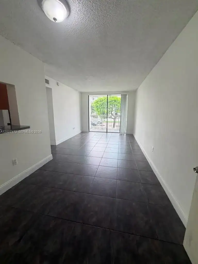 8185 NW 7th St # 218, Miami FL 33126 photo 3