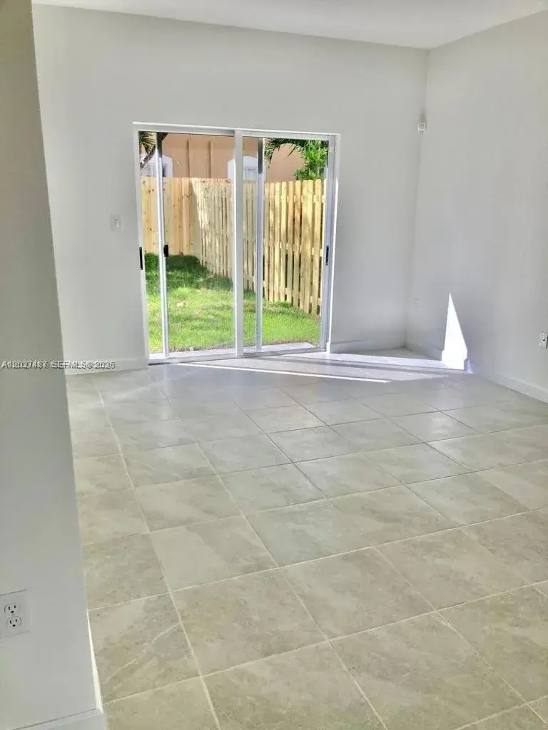 1070 SE 26th Ter, Homestead FL 33035