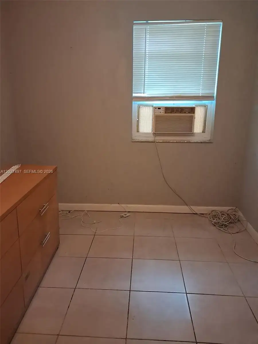 1800 Pinehurst Dr # 1, West Palm Beach FL 33407 photo 2