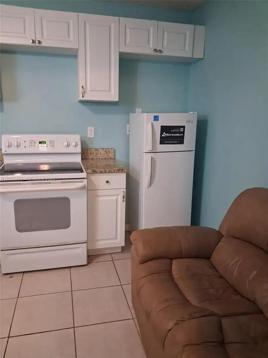1800 Pinehurst Dr # 1, West Palm Beach FL 33407 photo 5