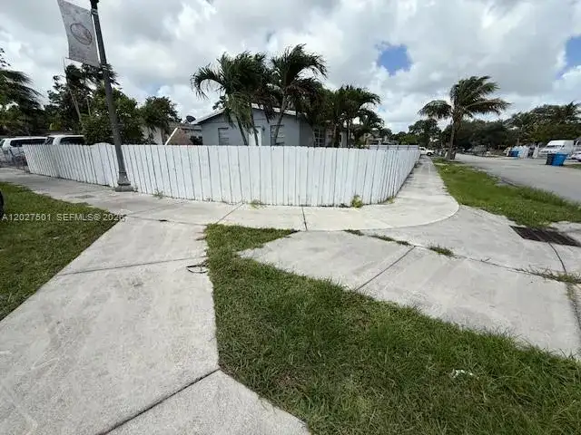 3700 SW 56TH AVE # 3700, West Park FL 33023 photo 2