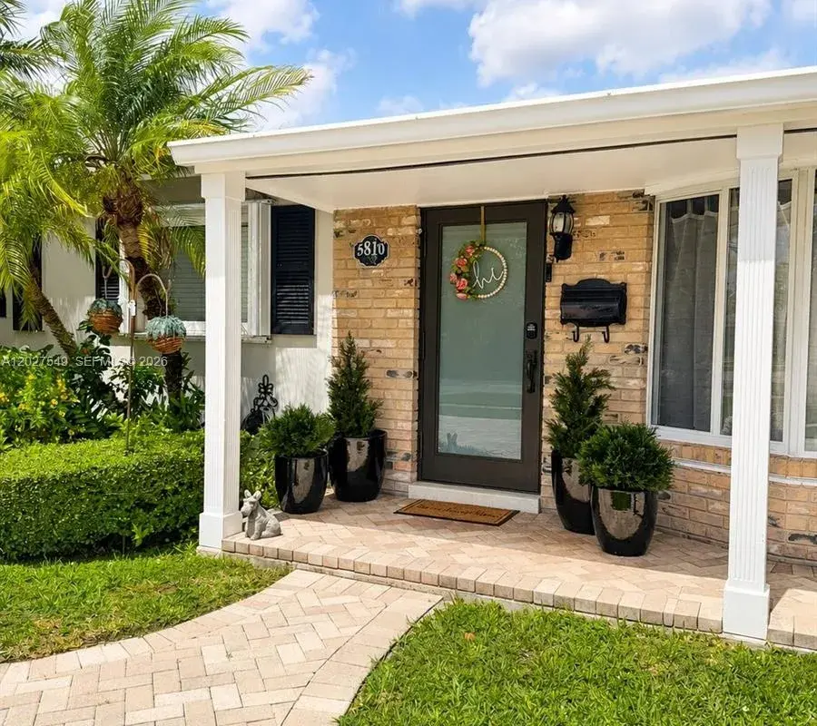 5810 SW 89th Court, Miami FL 33173