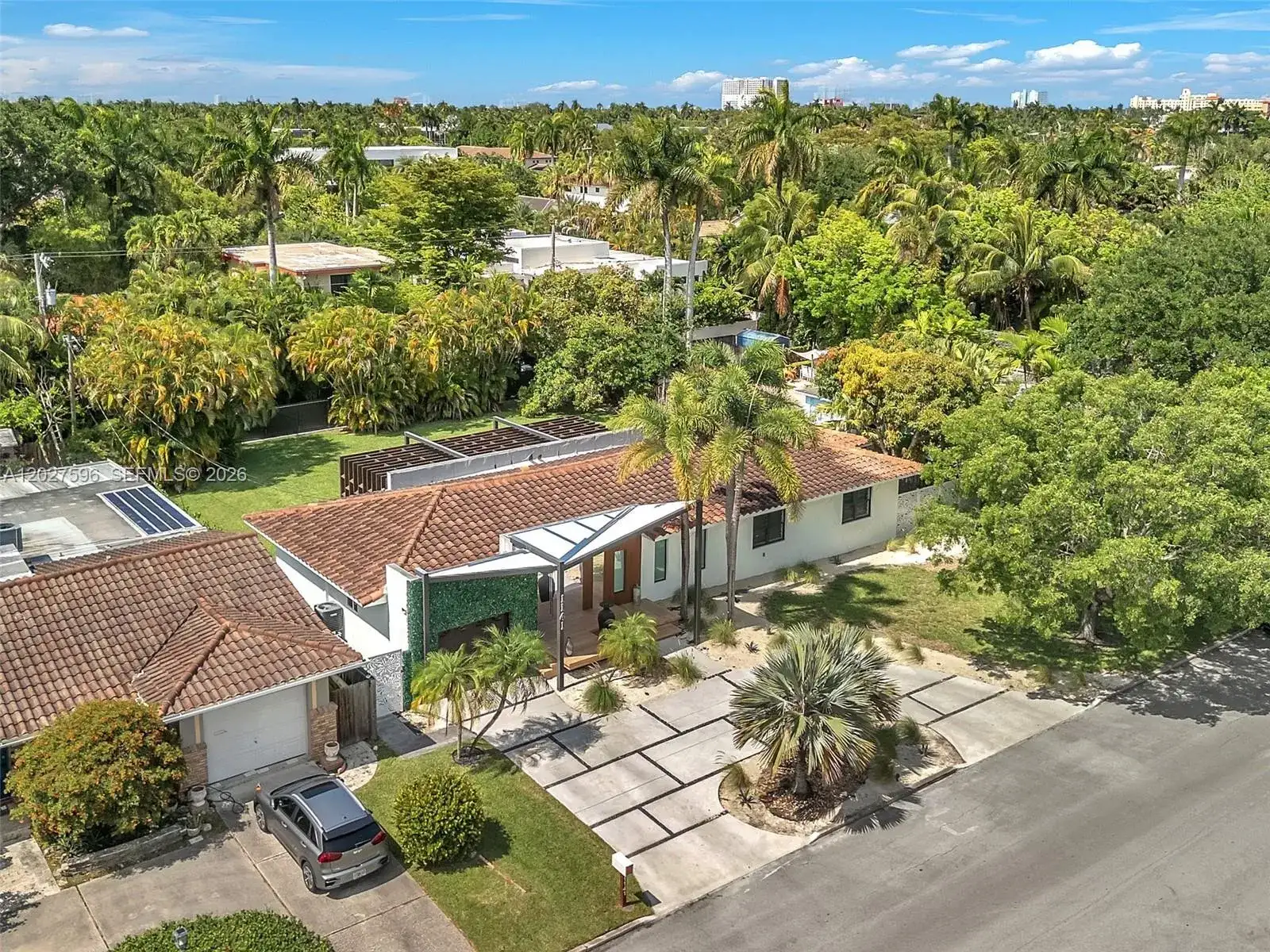 1141 Adams St, Hollywood FL 33019 photo 2