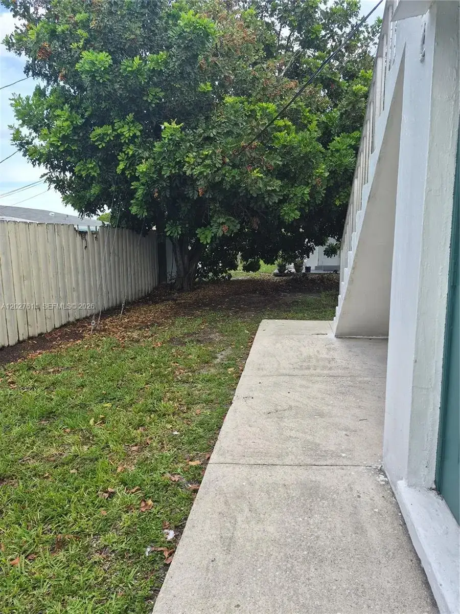 7041 Pembroke Rd # 2, Pembroke Pines FL 33023 photo 2