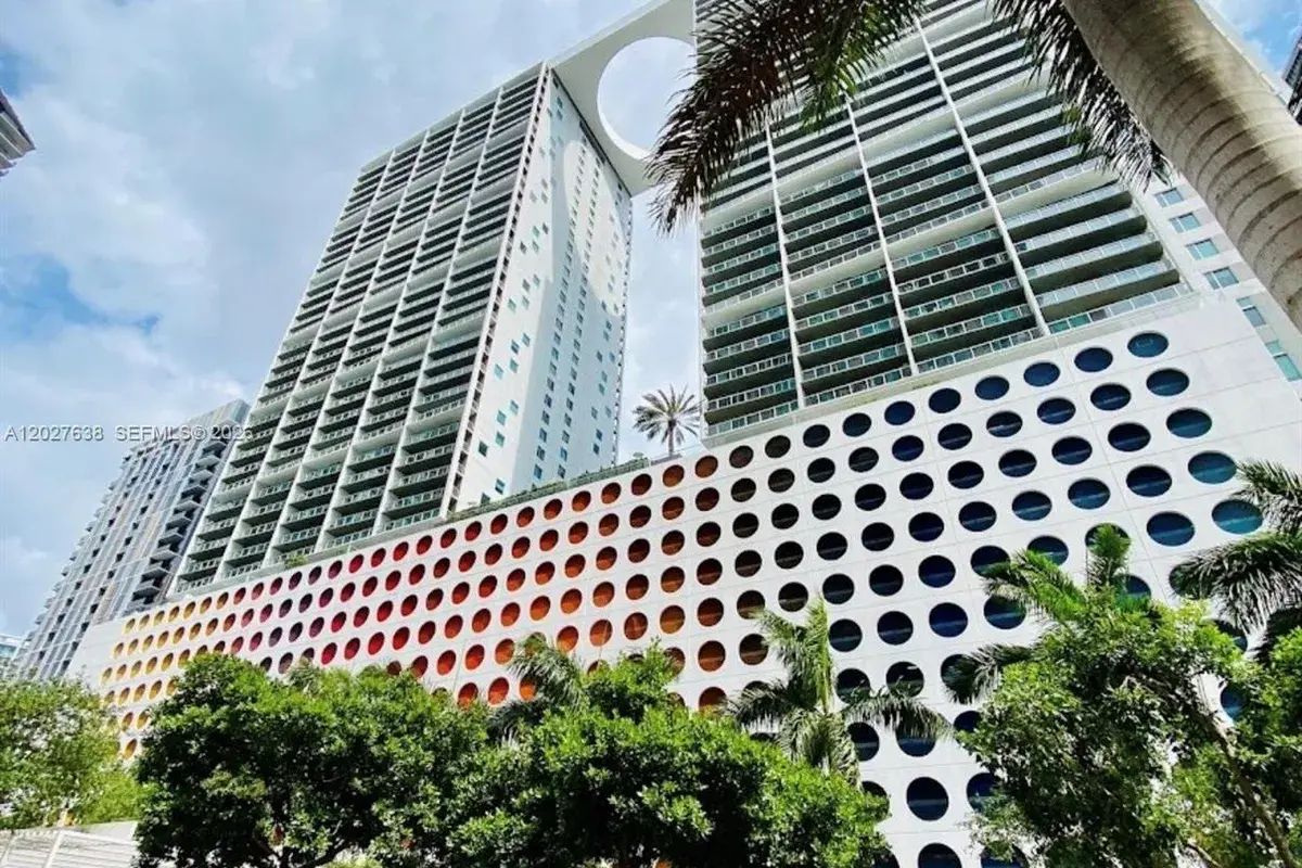 500 Brickell Ave # 3910, Miami FL 33131
