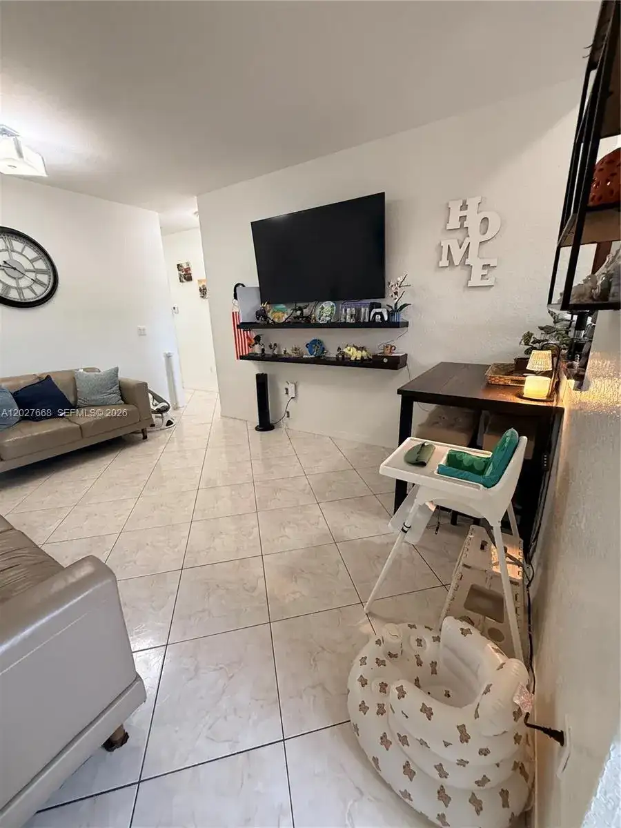 340 E 5th St # 202, Hialeah FL 33010 photo 4