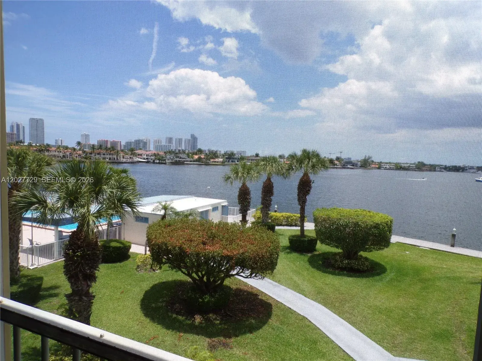 3010 Marcos Dr # R314, Aventura FL 33160
