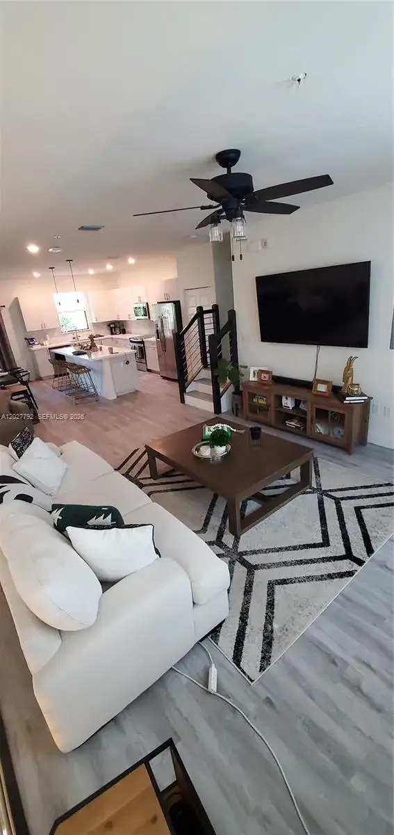 10473 NW 82nd St # 11, Doral FL 33178