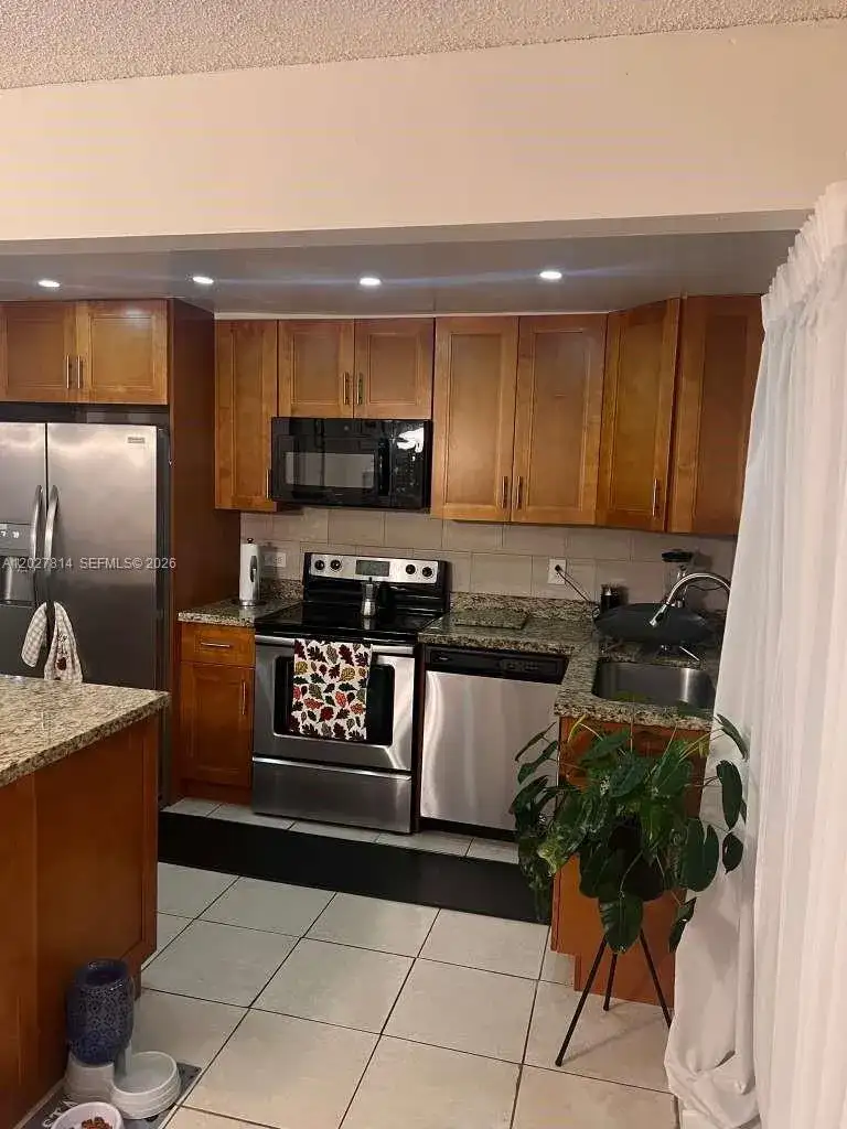 3473 SW 52nd Ave, Pembroke Pines FL 33023 photo 3