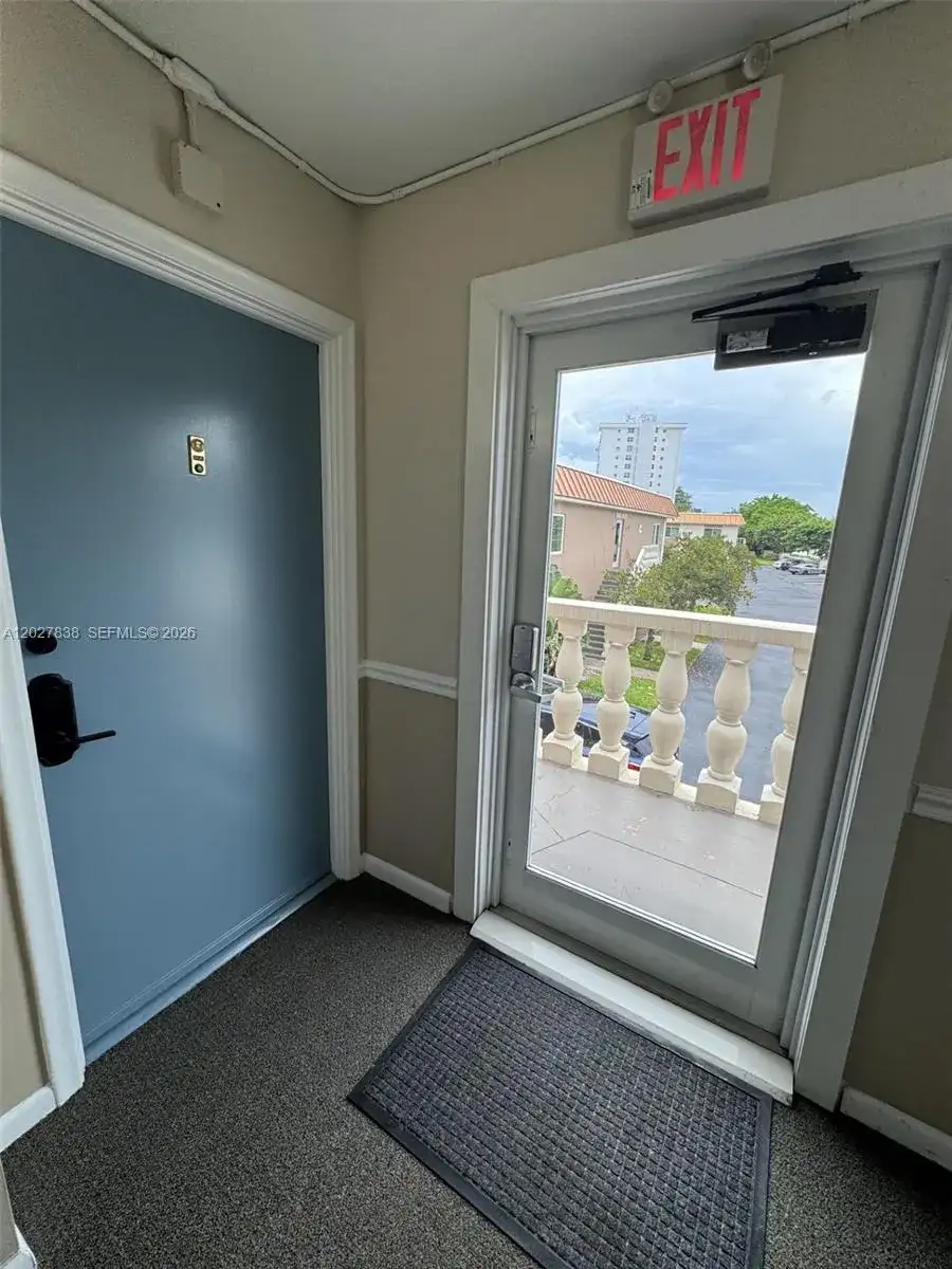 1950 N Andrews Ave # 205D, Wilton Manors FL 33311 photo 4