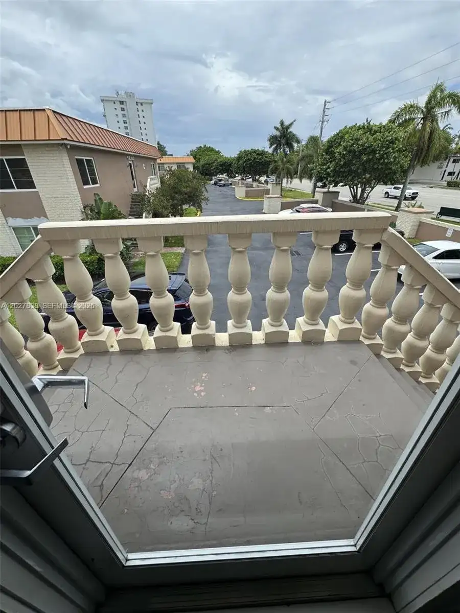 1950 N Andrews Ave # 205D, Wilton Manors FL 33311 photo 5