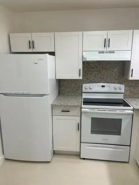 16465 NE 22nd Ave # 110, North Miami Beach FL 33160 photo 3