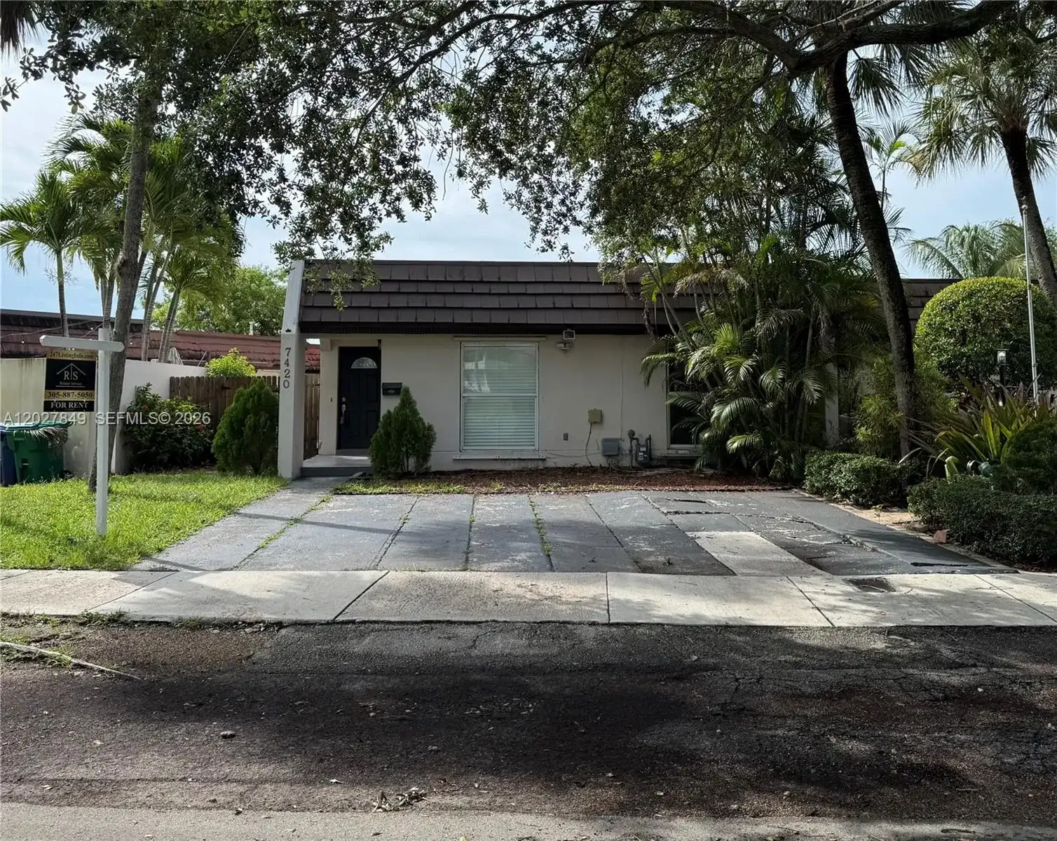 7420 Big Cypress Dr, Miami Lakes FL 33014