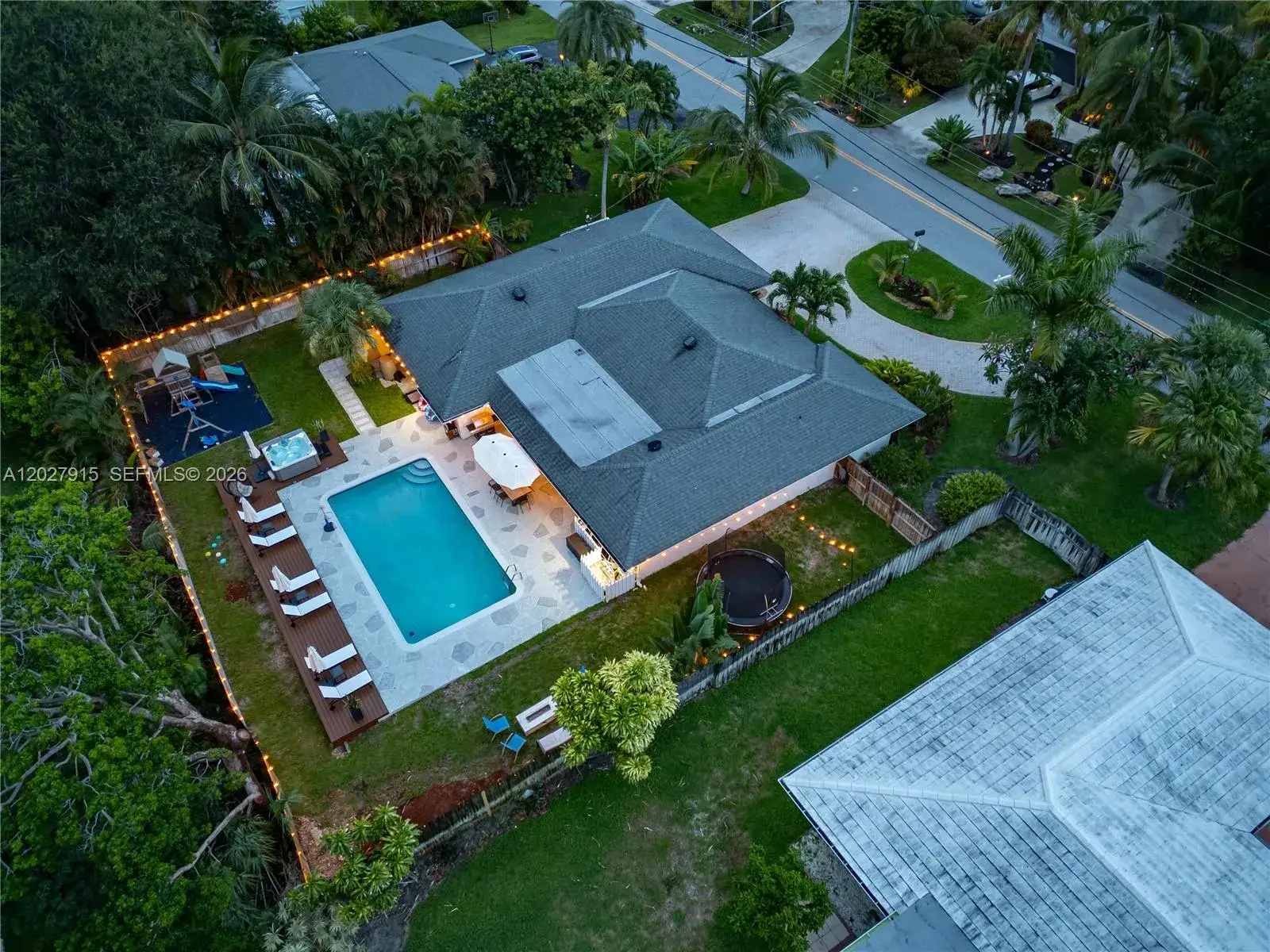 8101 W Lake Dr, Lake Clarke Shores FL 33406