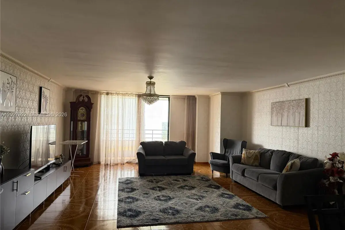 2500 Parkview Dr # 1712, Hallandale Beach FL 33009