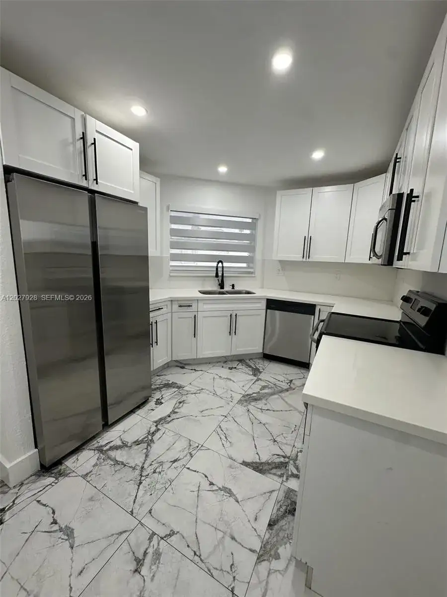 680 NW 124th Pl, Miami FL 33182 photo 4