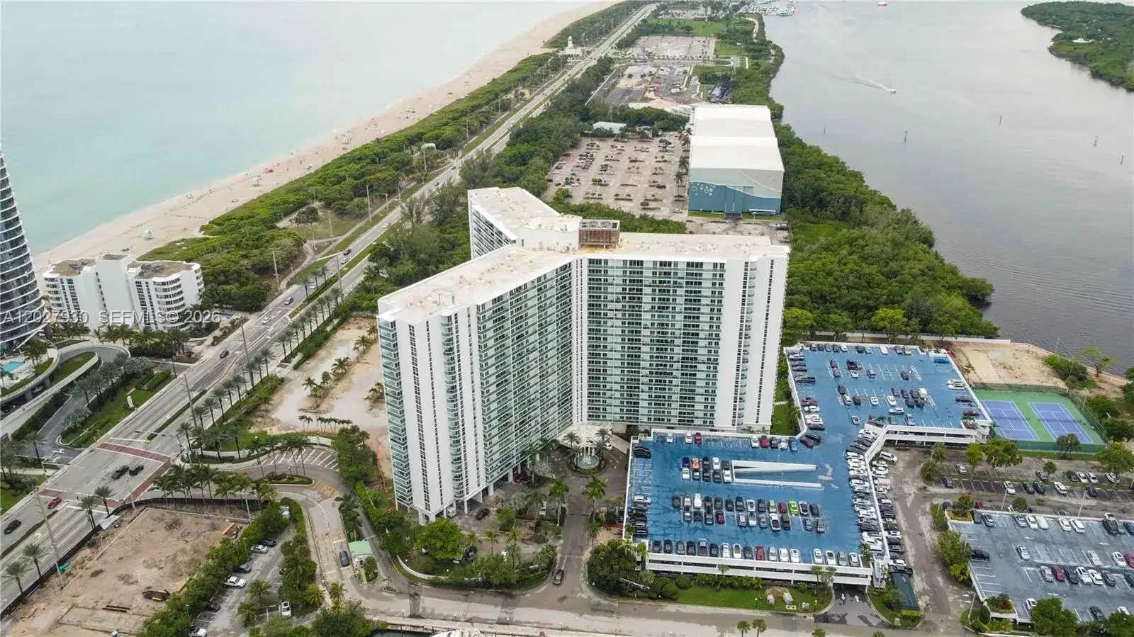 100 Bayview Dr # 2014, Sunny Isles Beach FL 33160 photo 2