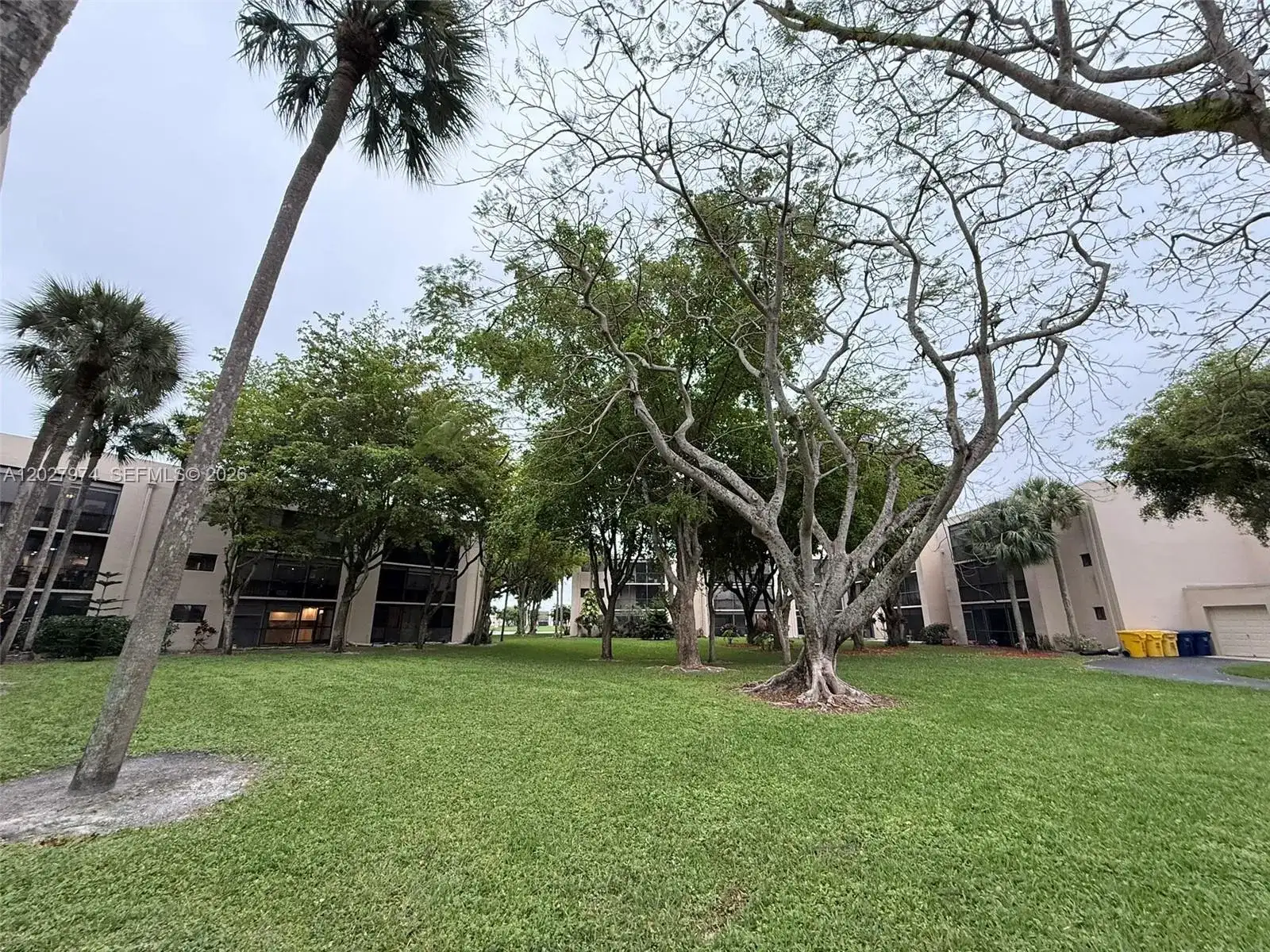 5220 Las Verdes Cir # 114, Delray Beach FL 33484 photo 3