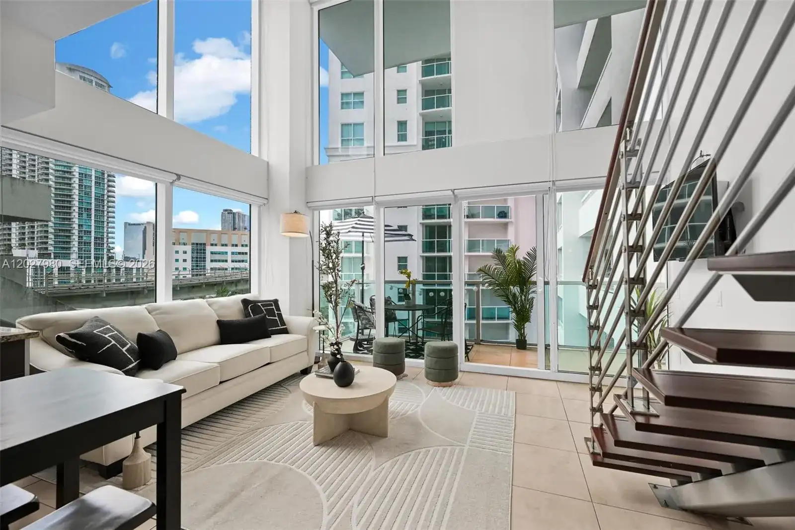 41 SE 5th St # 517, Miami FL 33131 photo 2