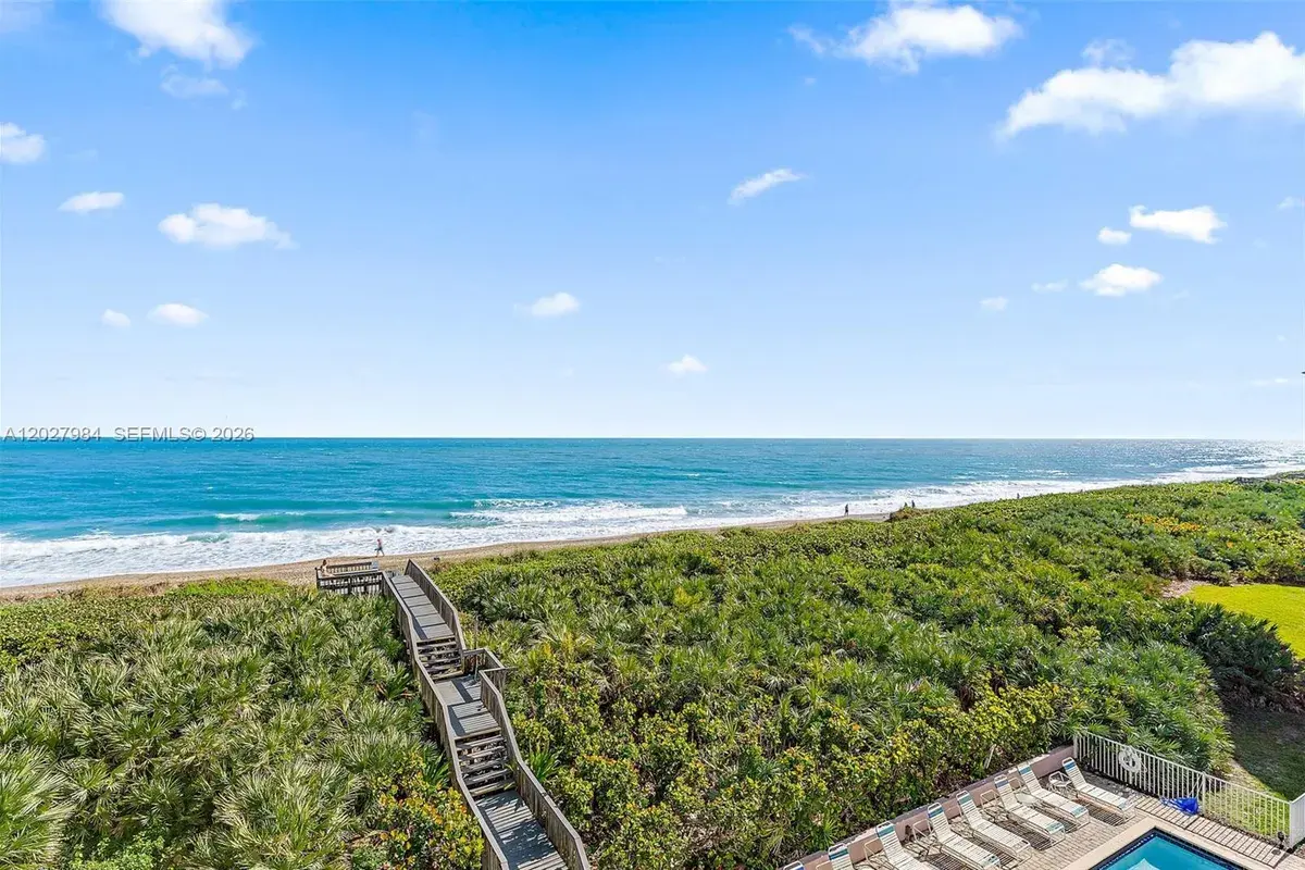 429 NE Tradewind Ln # 305, Hutchinson Island FL 34996