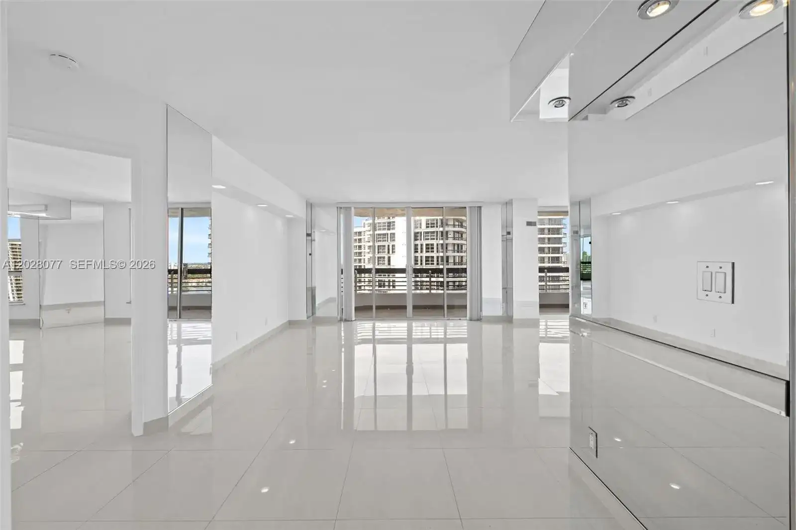 19195 NE 36th Ct # 2705, Aventura FL 33180 photo 2