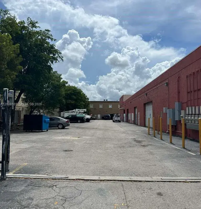 13690 SW 142nd Ave, Miami FL 33186