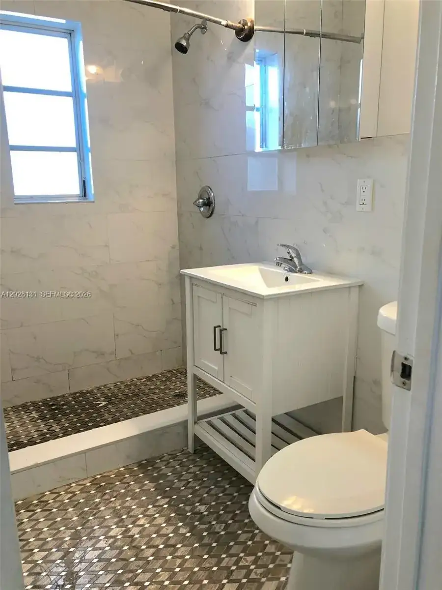 7135 Rue Granville # 4, Miami Beach FL 33141 photo 4
