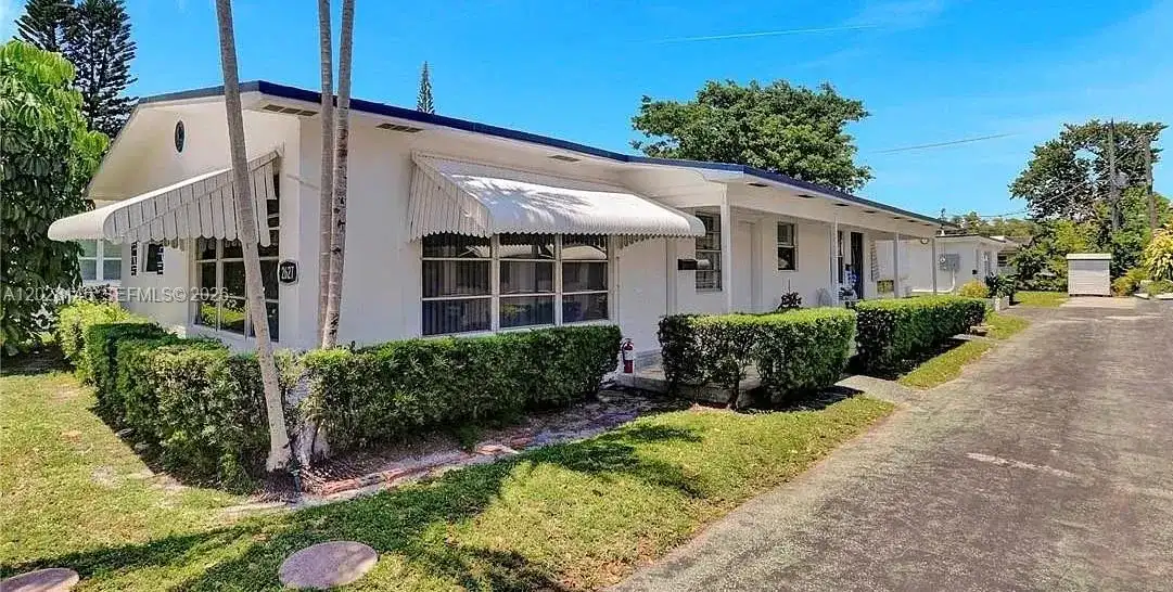 2627 Lincoln St, Hollywood FL 33020