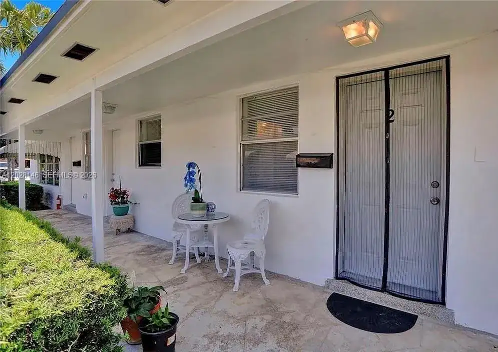 2627 Lincoln St, Hollywood FL 33020 photo 3