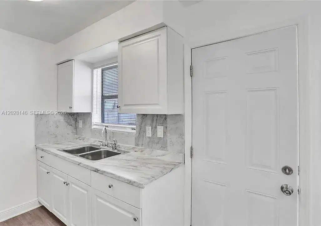 2627 Lincoln St, Hollywood FL 33020 photo 4