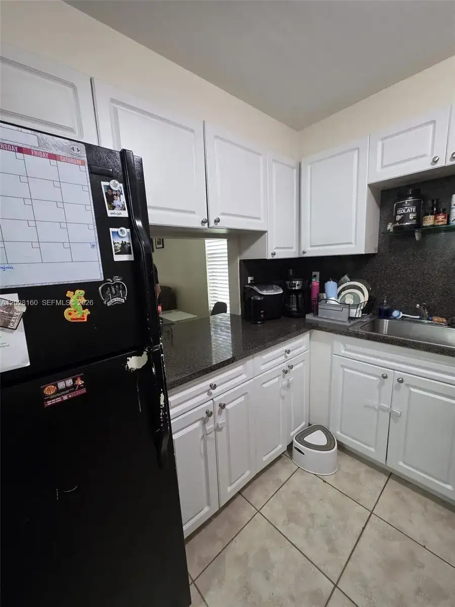 450 Commodore Dr # 108, Plantation FL 33325 photo 4