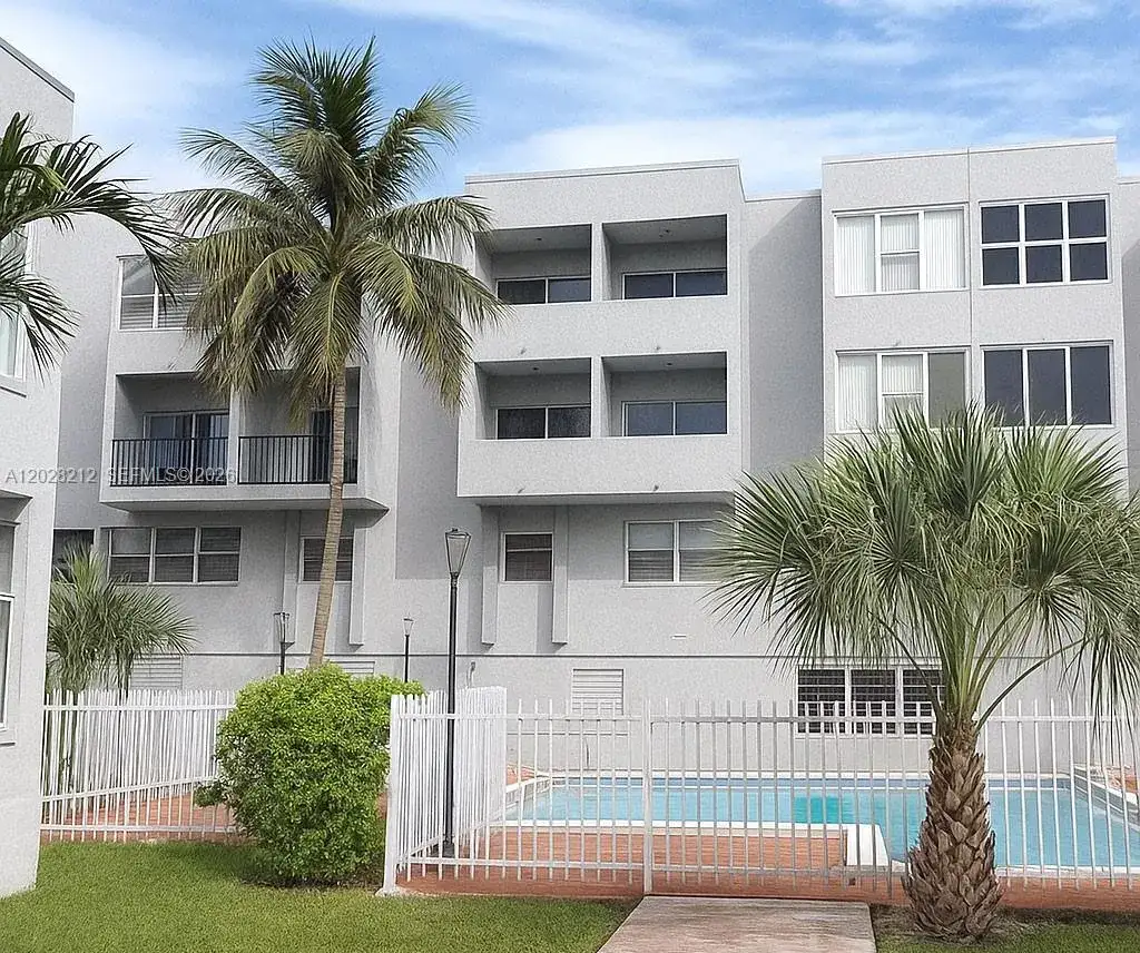 1555 W 44th Pl # 203, Hialeah FL 33012 photo 4