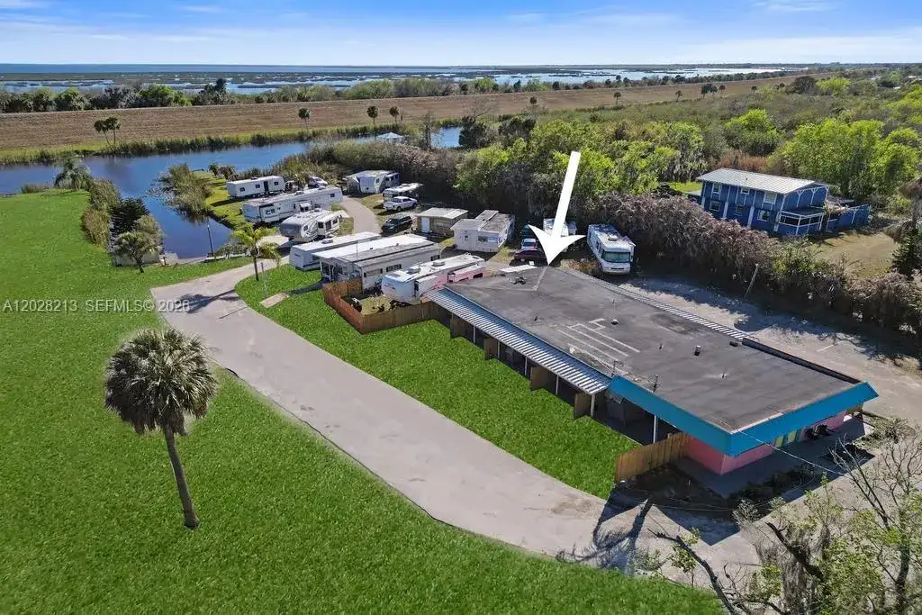 1422 US Highway 441, Okeechobee FL 34974 photo 3