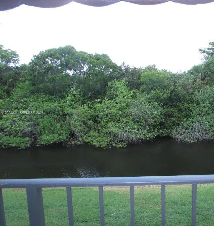 1141 Lake Victoria Dr # F, Palm Beach FL 33411