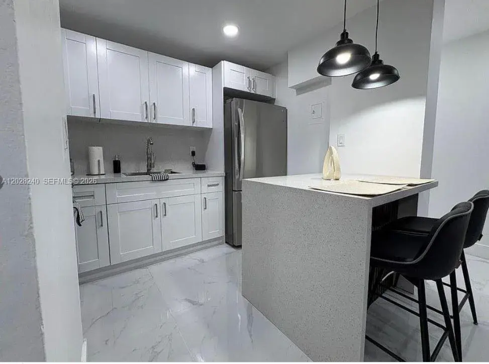 4265 NW south Tamiami Canal dr # 211, Miami FL 33126