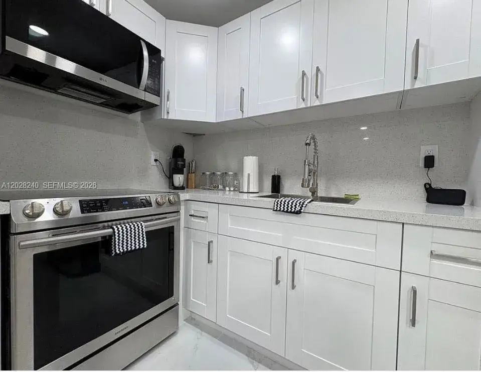 4265 NW south Tamiami Canal dr # 211, Miami FL 33126