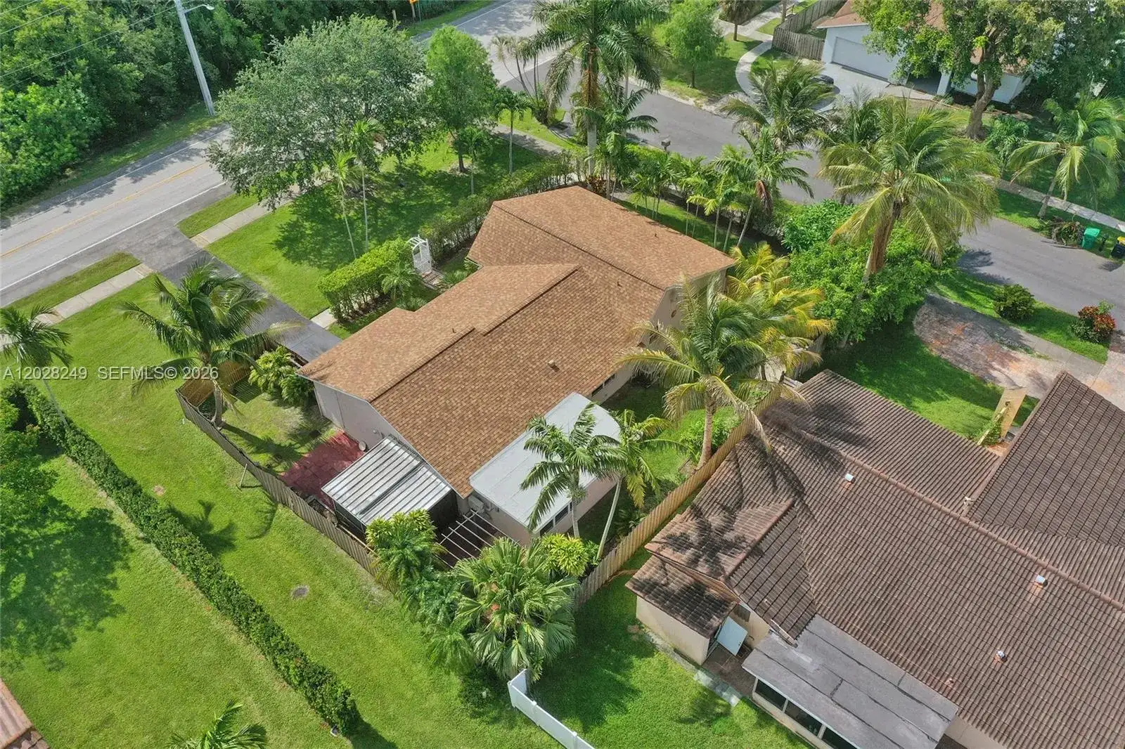 417 SE 4th St, Dania Beach FL 33004 photo 2