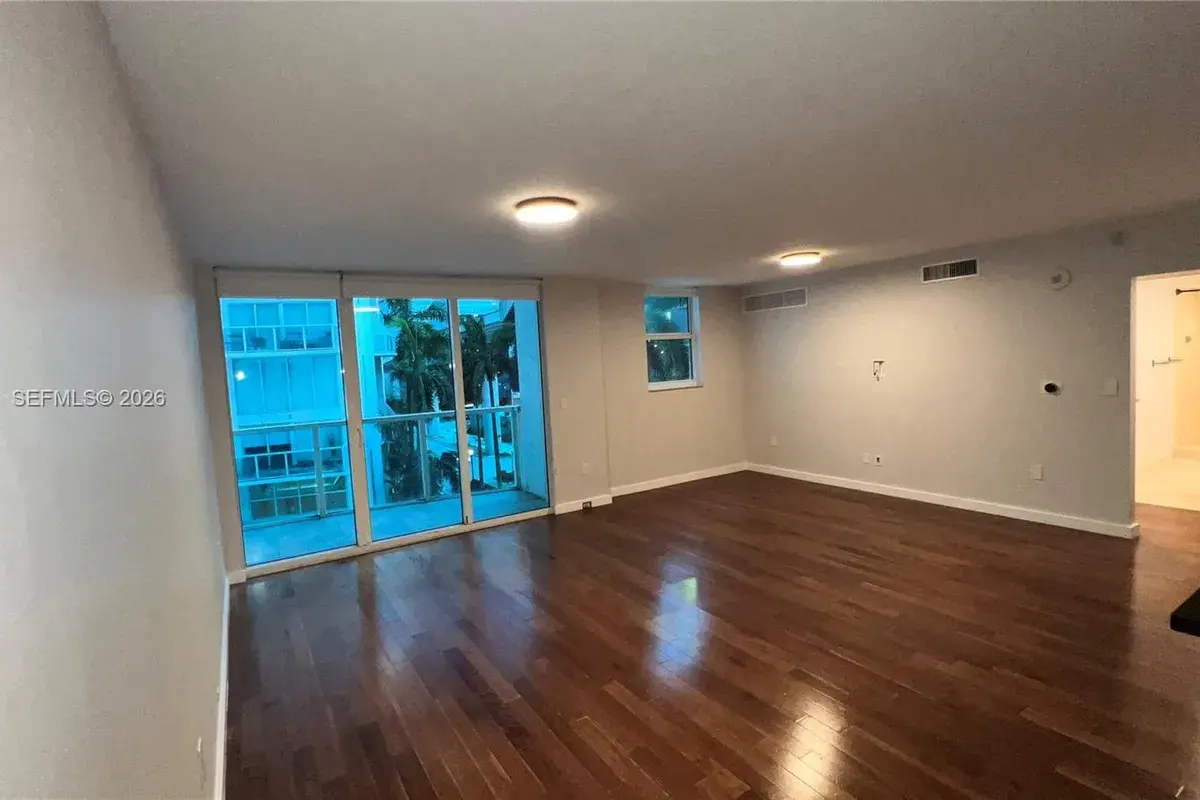31 SE 5th St # 411, Miami FL 33131