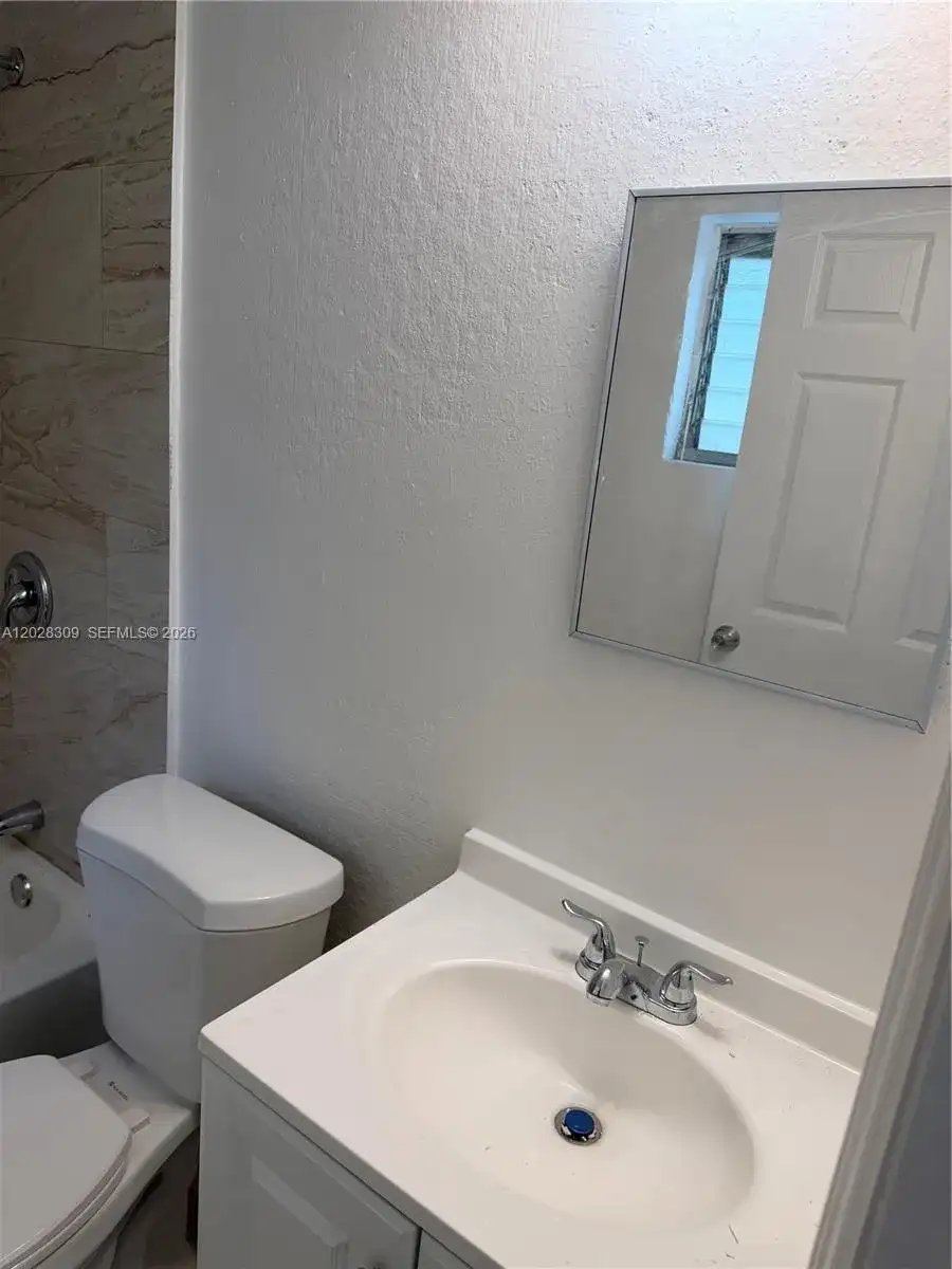 220 NW 16th Ter # 1, Miami FL 33136 photo 5