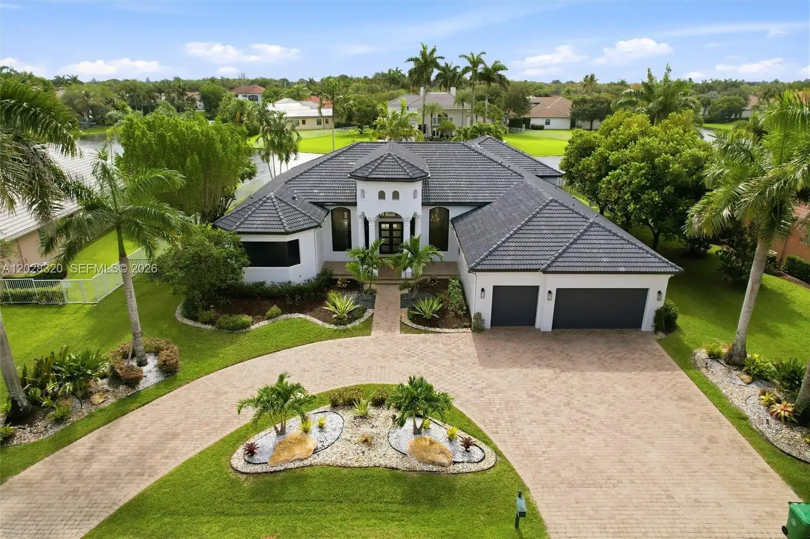 3250 W Stonebrook Cir, Davie FL 33330