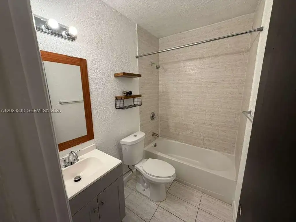 165 Lawn Way, Miami Springs FL 33166 photo 4
