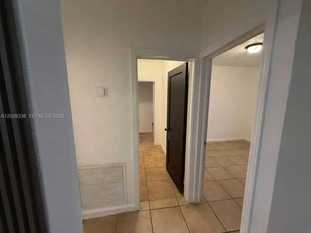165 Lawn Way, Miami Springs FL 33166 photo 5