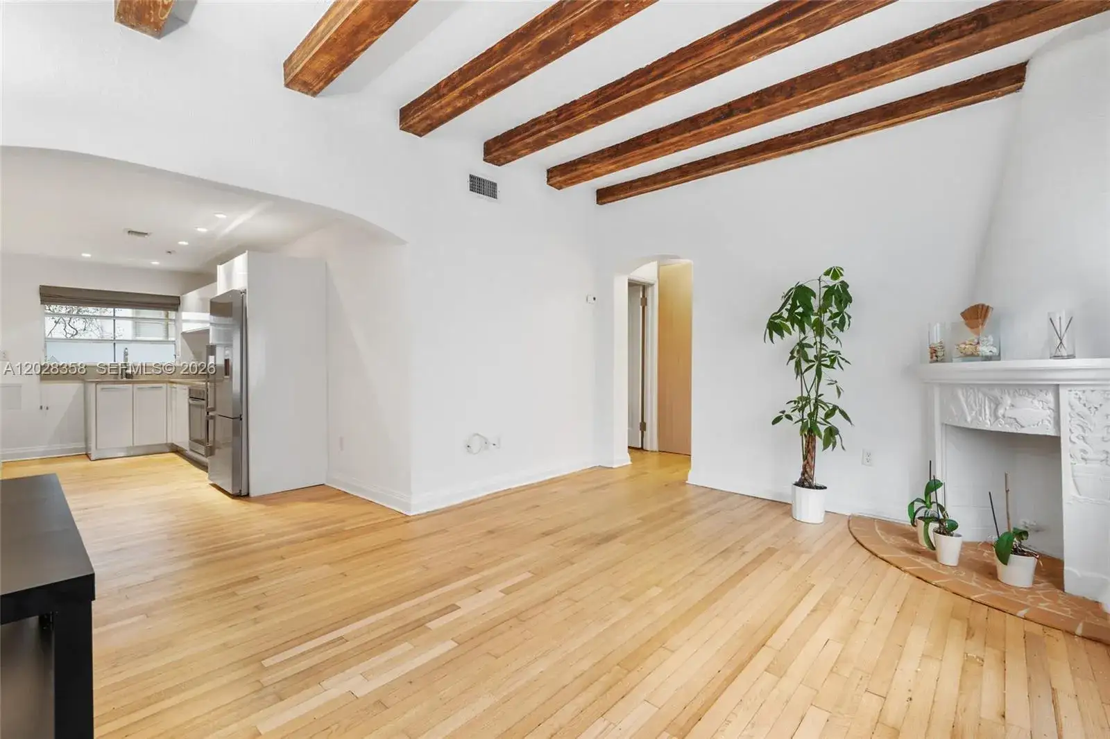 1 bedroom 1 bath Residential for sale at 1605 Euclid Ave # B1, Miami Beach FL 33139