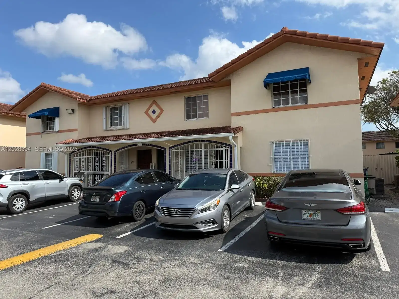 2212 W 74th St # 28, Hialeah FL 33016