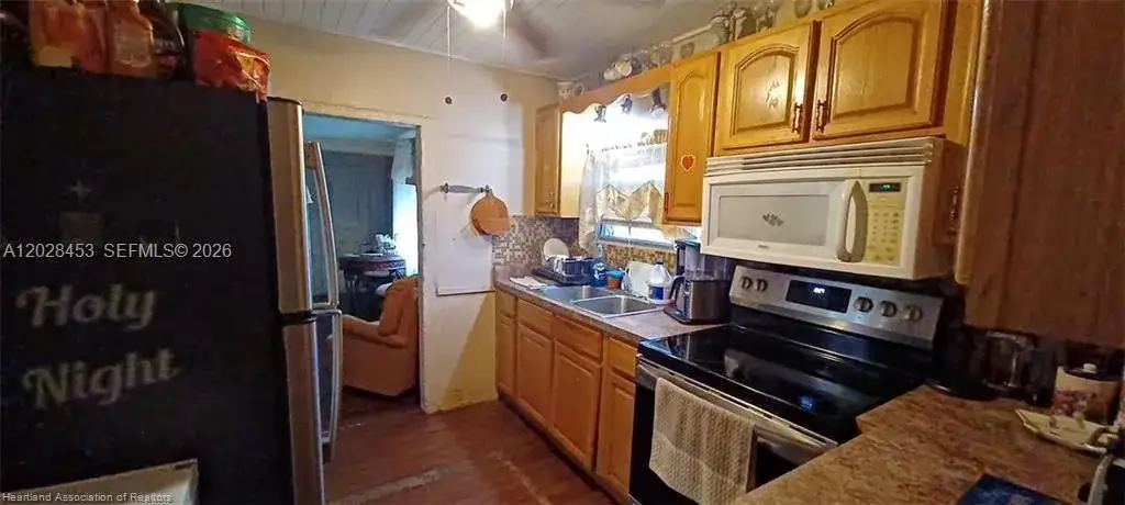 509 S Florida Ave, Avon Park FL 33825 photo 3