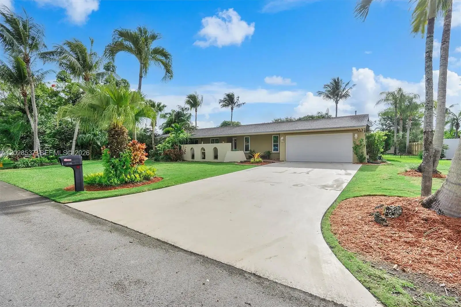 13241 SW 99th Ct, Miami FL 33176 photo 3