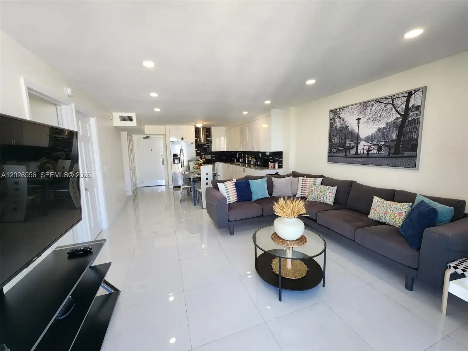345 Ocean Dr # 602, Miami Beach FL 33139 photo 3