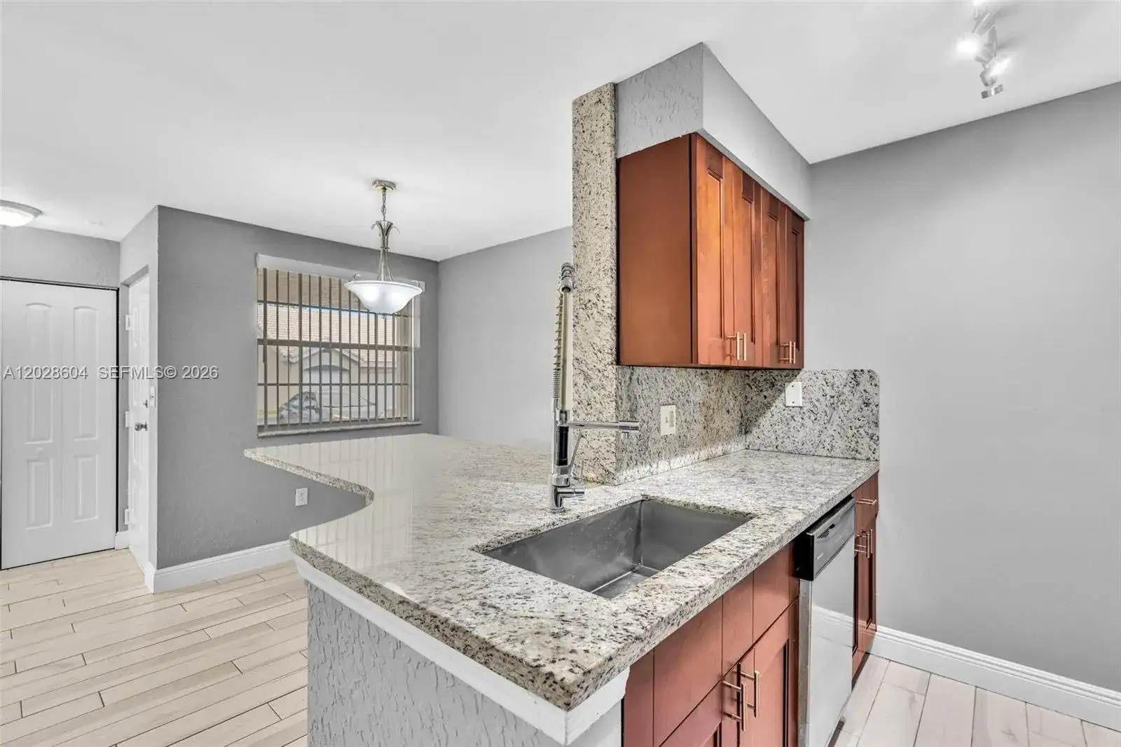2851 N Oakland Forest Dr # 111, Oakland Park FL 33309 photo 5